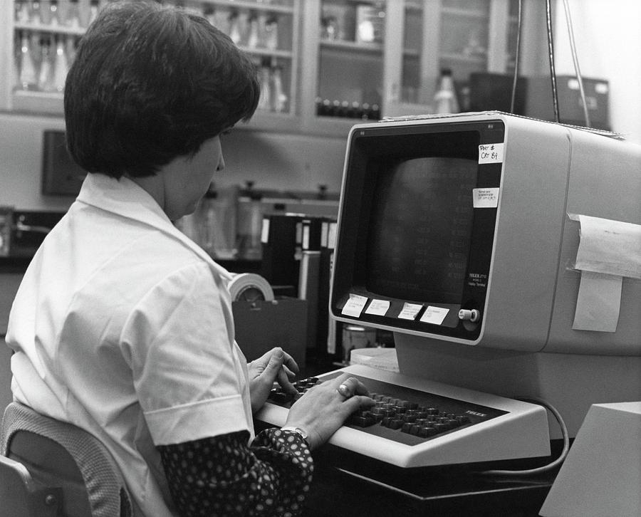 Black And White Photograph - 1980s Influenza Testing Lab by Cdc