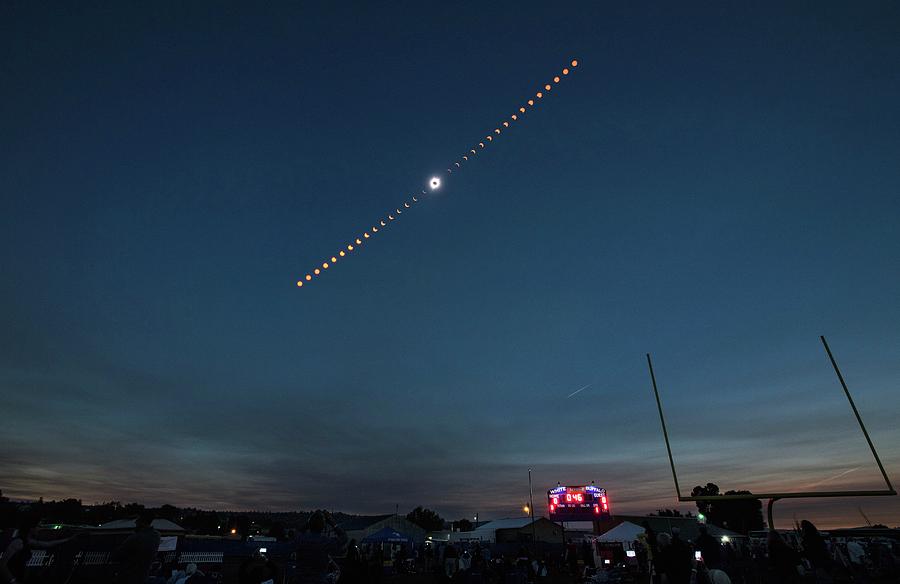 2017 Total Solar Eclipse Photograph By Nasa/aubrey Gemignani/science ...