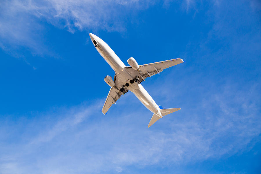 Airplane Landing at San Diego International Airport Photograph by ...