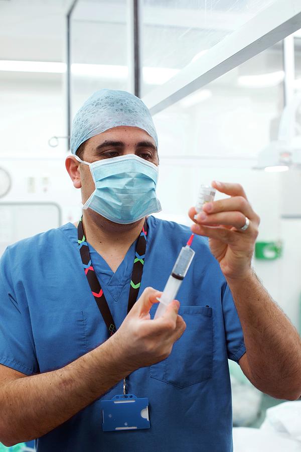 How to become an anaesthetist picture