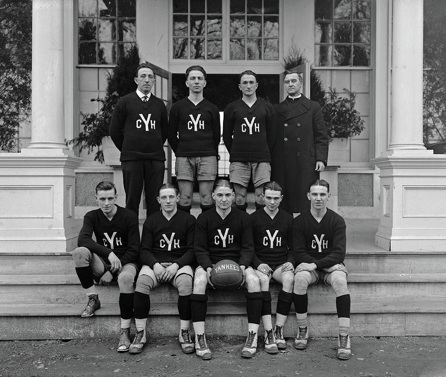 Basketball Team, 1920 #2 Photograph by Granger