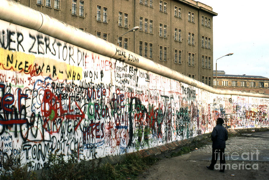 Berlin Wall 1986 #2 Photograph by Erik Falkensteen