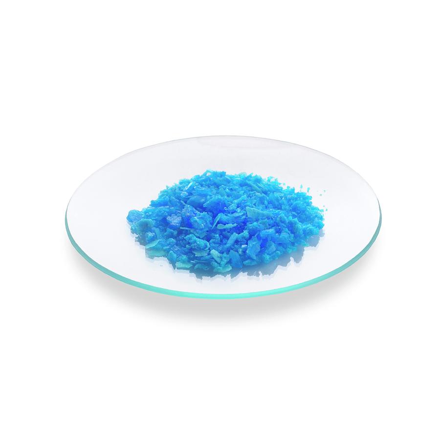 Copper Sulphate Photograph - Copper Sulphate Crystals #2 by Science Photo Library