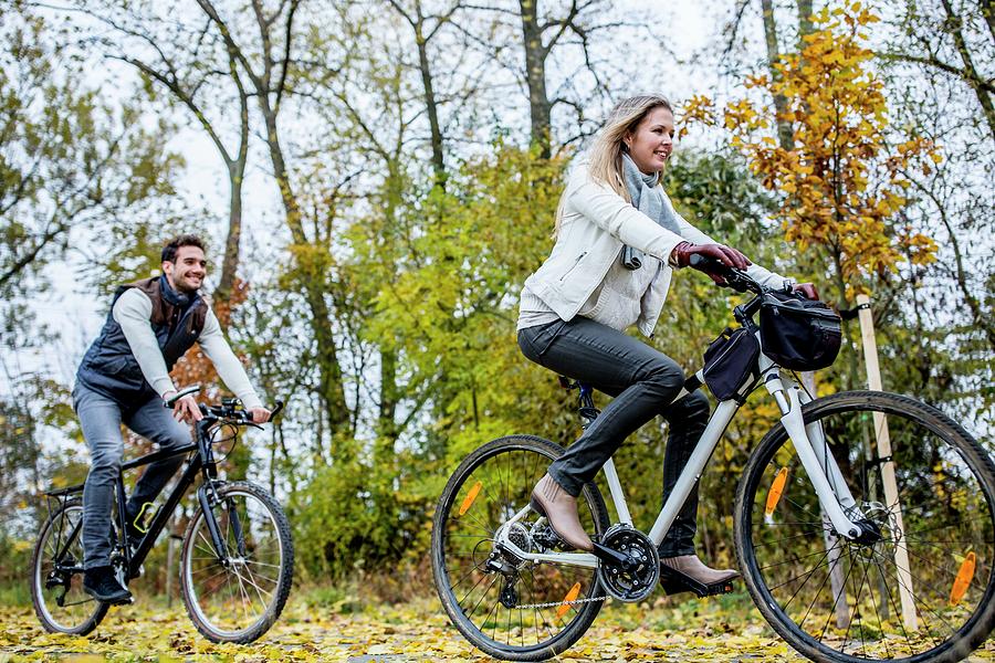 Couple Cycling Together Photograph by Science Photo Library - Fine Art ...