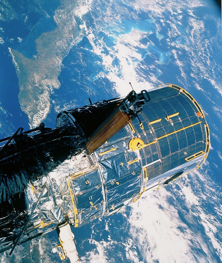 Deployment Of Hubble Space Telescope From Shuttle #2 Photograph by Nasa/science Photo Library
