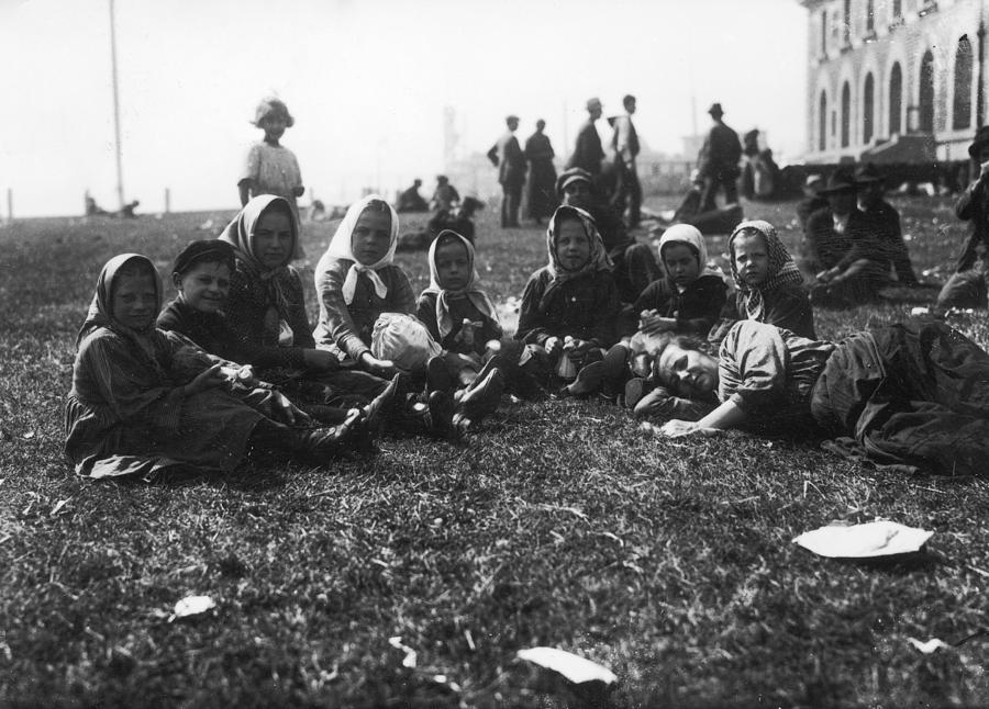 Ellis Island, 1920 Photograph by Granger - Fine Art America