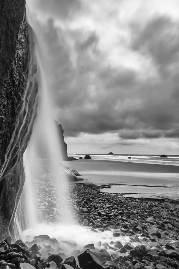 Black And White Photograph - Falling into the Sea by Jon Glaser