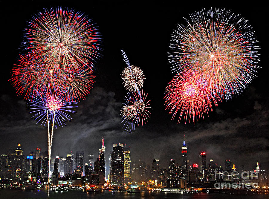 Fireworks Over New York City #2 Photograph by Roman Kurywczak