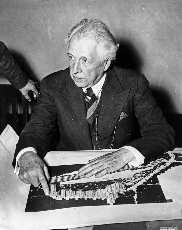 Frank Lloyd Wright (1869-1959) #2 Photograph by Granger