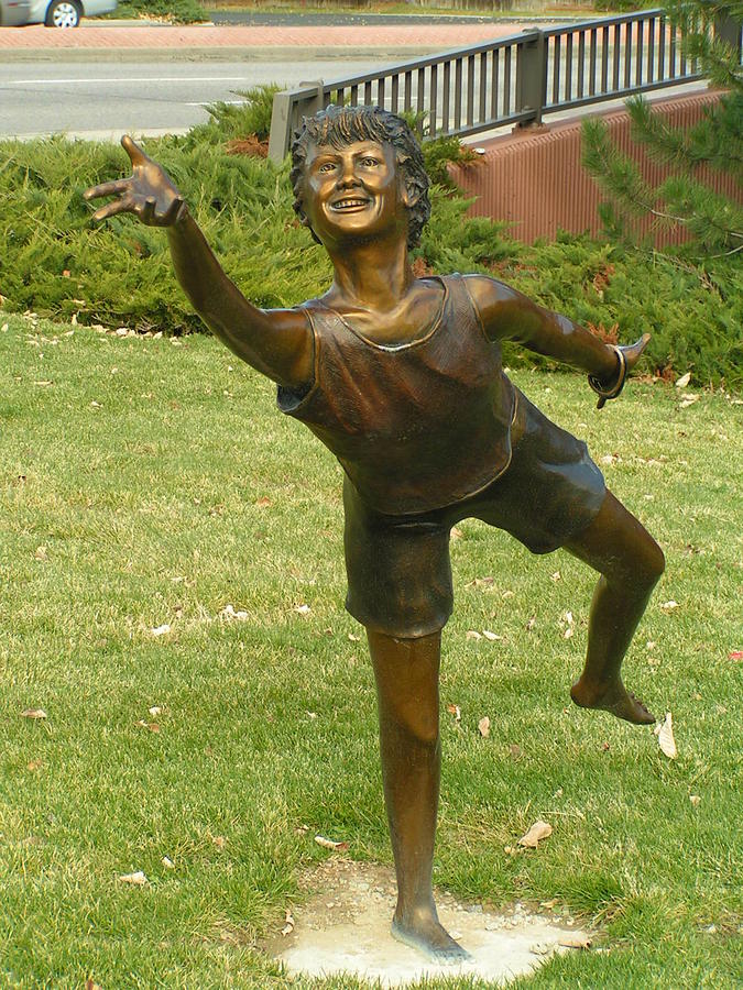 Frisbee In The Park Sculpture by Don Budy - Fine Art America