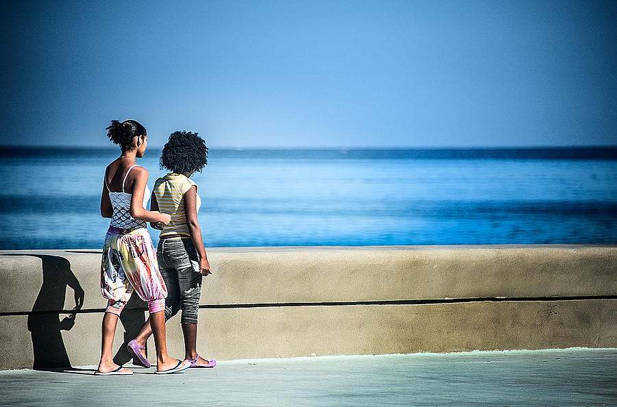 2 Girls on the Malecon Photograph by Patrick Boening