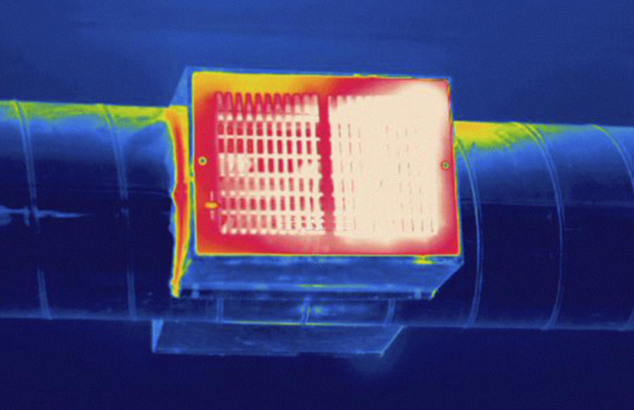 Heat Loss In Heating Duct, Thermogram #2 Photograph by Science Stock Photography