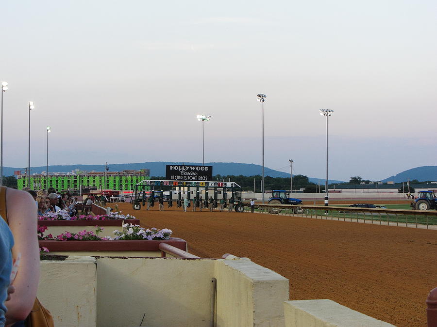 hollywood casino charles town race track