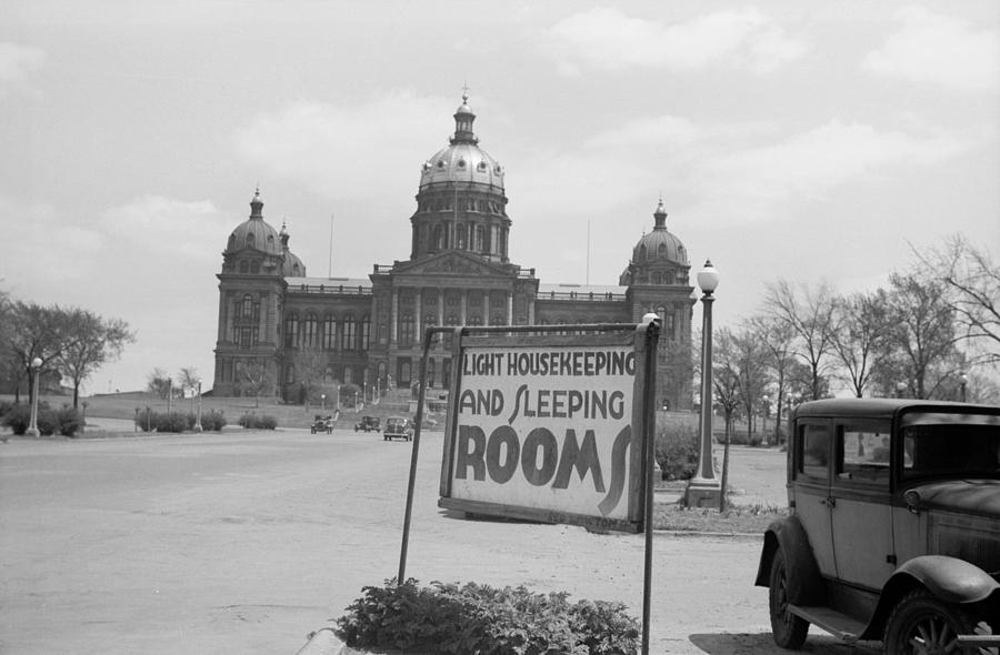 Iowa Des Moines, 1940 #2 Photograph by Granger