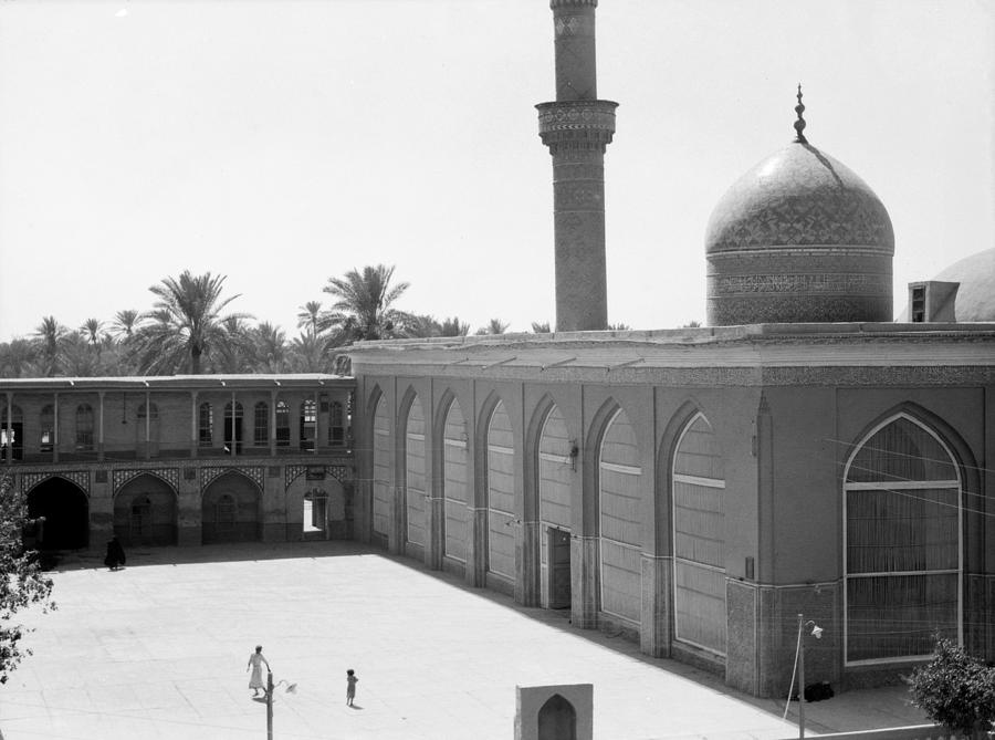 Iraq Mosque, 1932 #2 Photograph by Granger
