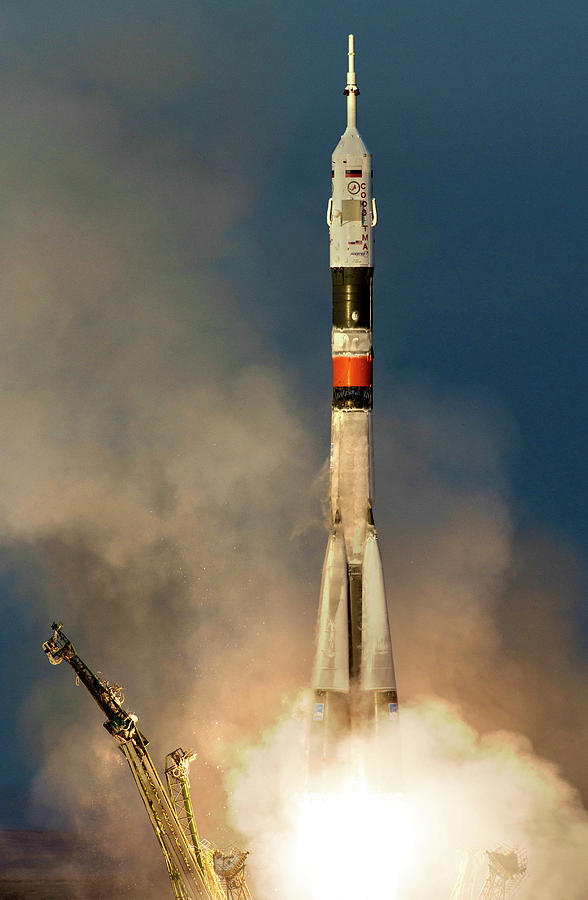 Iss Expedition 46 Launching #2 Photograph by Nasa/joel Kowsky