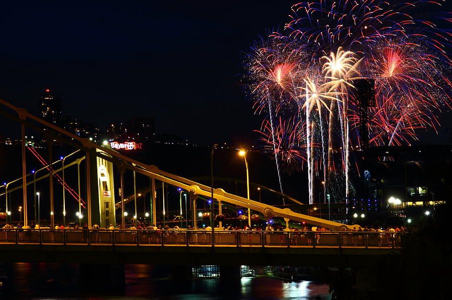 July 4th Fireworks in Pittsburgh #2 Photograph by Jetson Nguyen