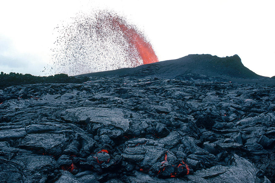 Kilauea Volcano Erupting, Hawaii #2 Photograph by Soames Summerhays
