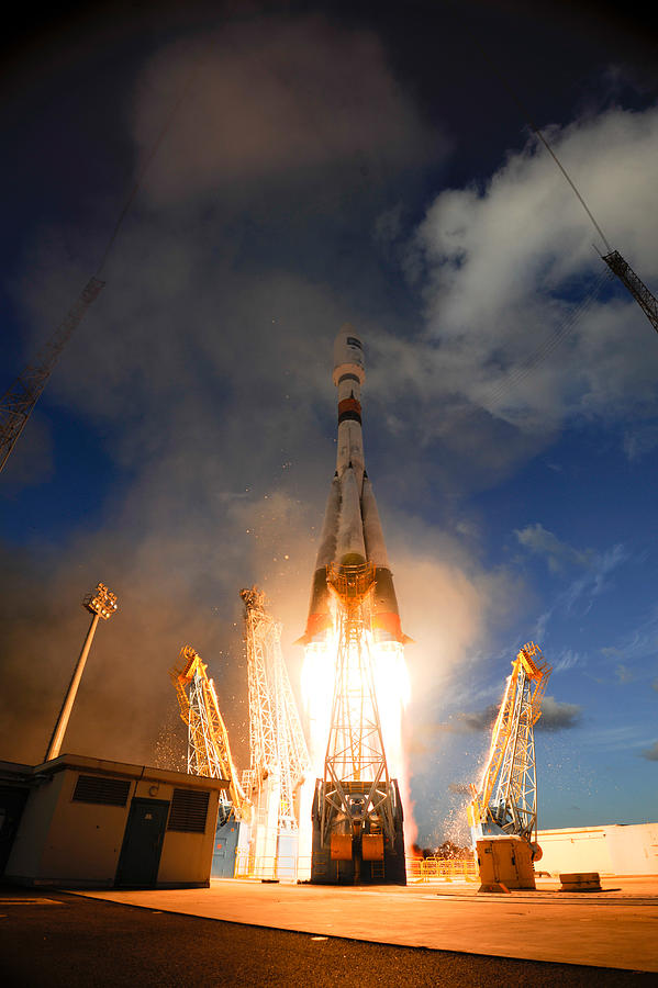 Launch Of Soyuz Vs07 2014 #2 Photograph by Science Source
