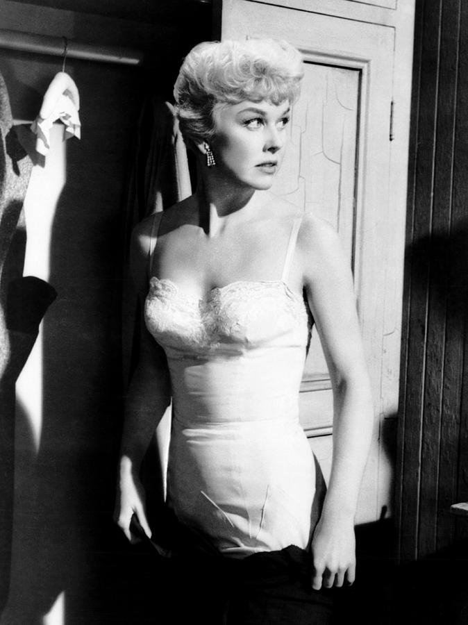 Movie Photograph - Love Me Or Leave Me, Doris Day,  1955 #2 by Everett