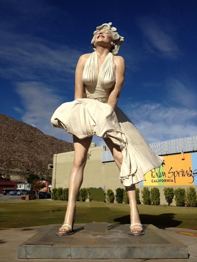 Marilyn Monroe Movie Actress Sculpture Palm Springs Photograph 