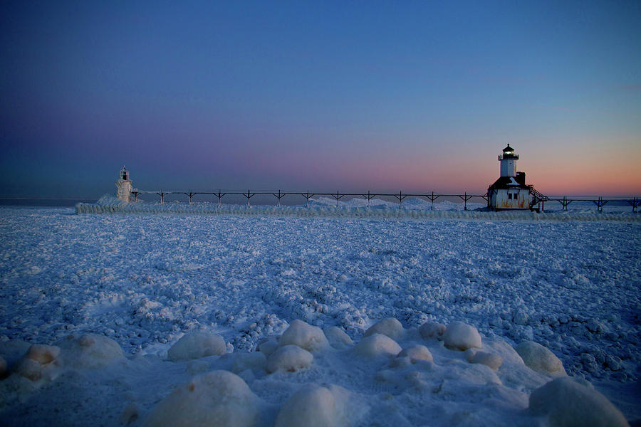 Michigan Lighhouse Photograph by Jeffrey Phelps - Fine Art America