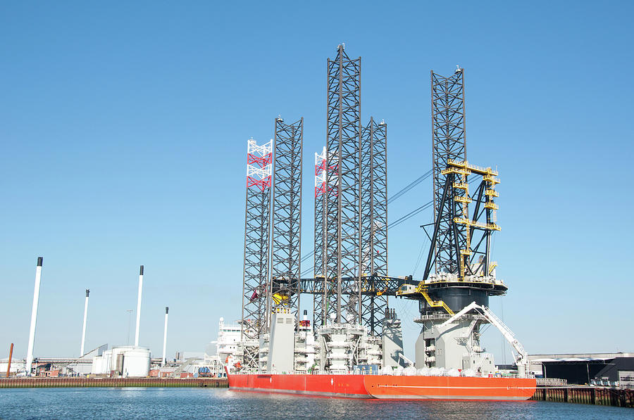 Offshore Oil Rig #2 Photograph by Jesper Klausen / Science Photo Library