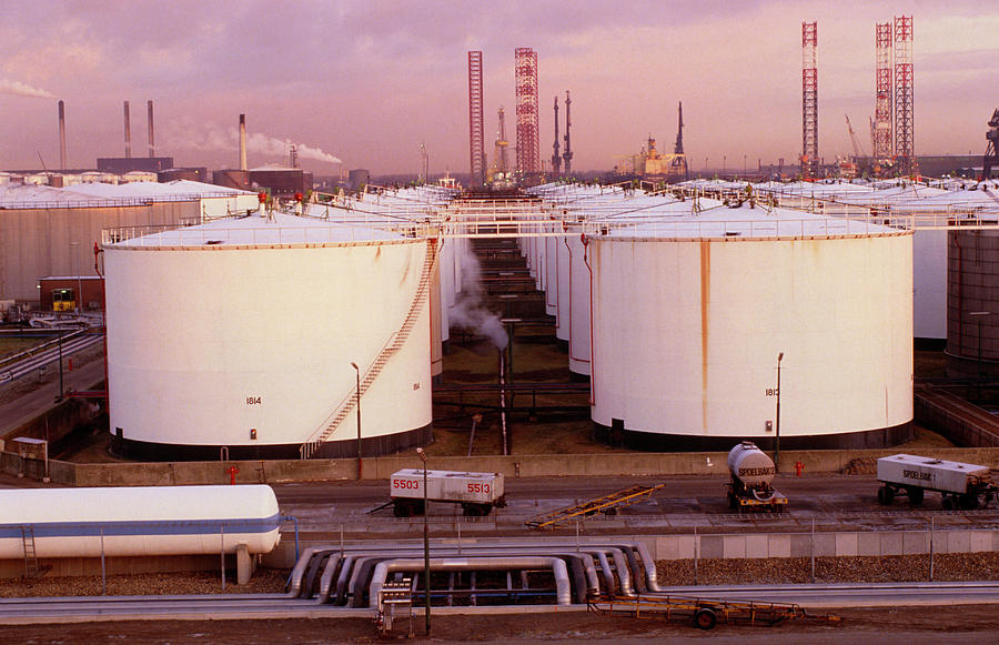 refinery water tanks