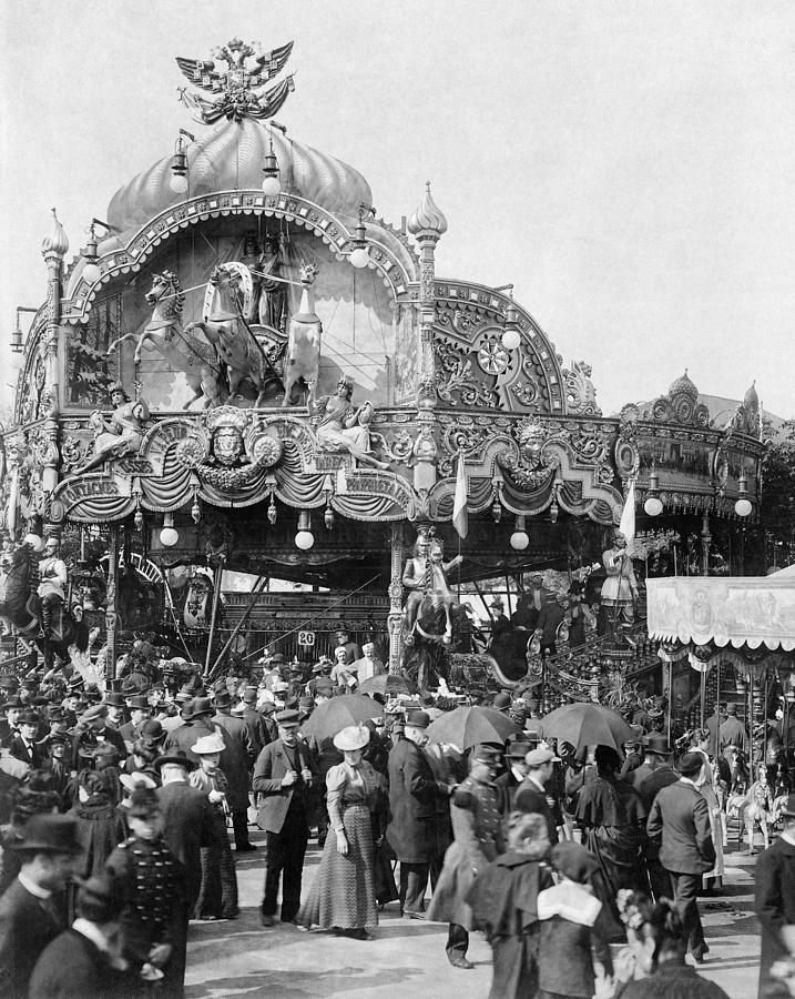 Paris Exposition, 1900 #2 Photograph by Granger