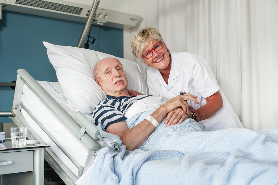 Patient With Female Nurse Photograph By Arno Massee Science Photo