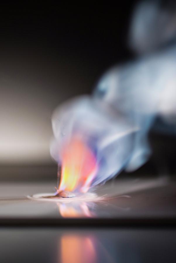 Potassium Burning In Water #2 Photograph by Science Photo Library