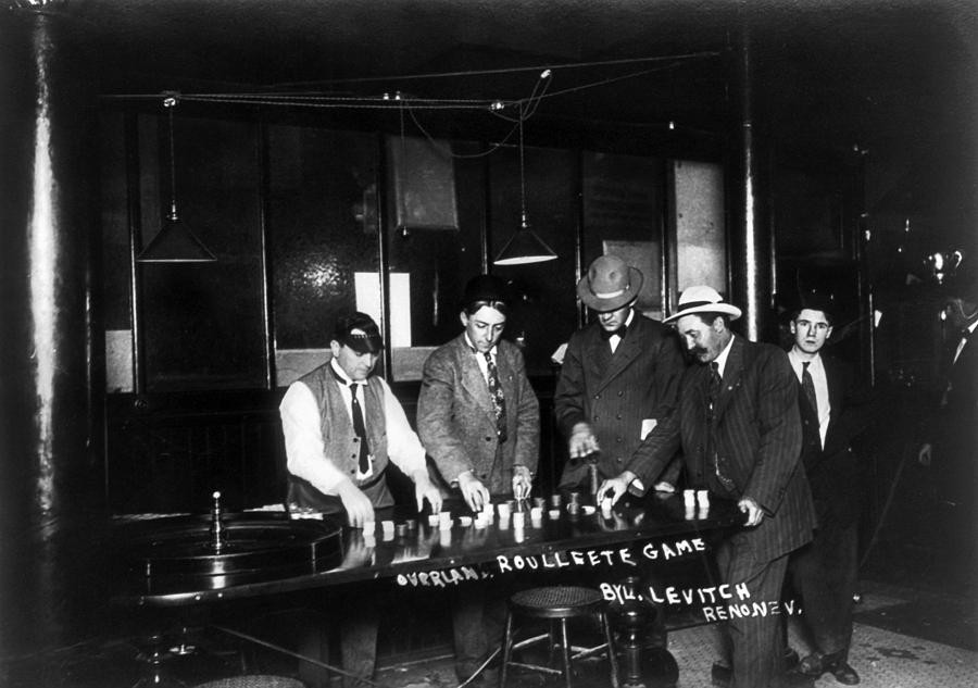 Reno Gambling, 1910 #2 Photograph by Granger