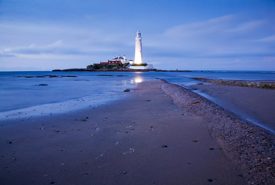 Saint Marys Lighthouse at Whitley Bay #2 Photograph by Ian Middleton
