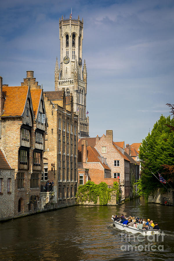 Sightseeing Bruges Photograph by Brian Jannsen