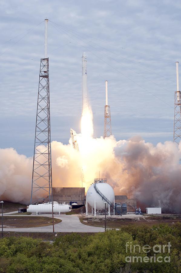 Spacex Crs-2 Launch, March 2013 Photograph by Nasa