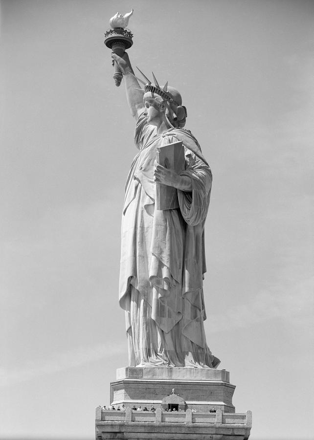 Statue Of Liberty, 2009 #2 Photograph by Granger