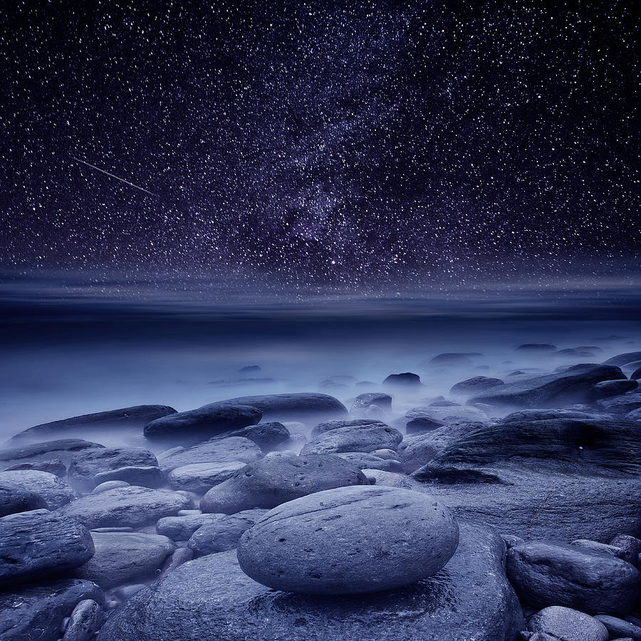 Night Photograph - The cosmos by Jorge Maia