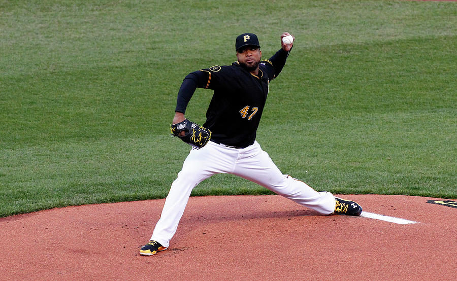 Toronto Blue Jays V Pittsburgh Pirates Photograph by Justin K. Aller Toronto Blue Jays V Pittsburgh Pirates Photograph by Justin K. Aller