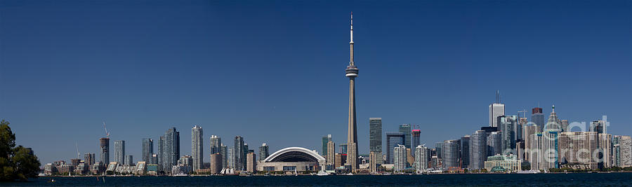 Toronto skyline #2 Photograph by Les Palenik