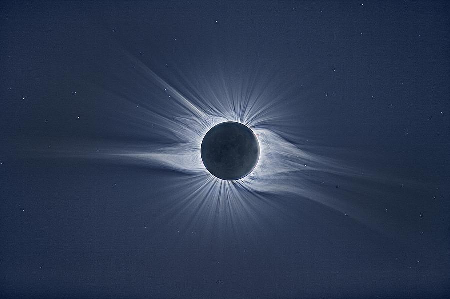Total Solar Eclipse Photograph by Juan Carlos Casado (starryearth.com)