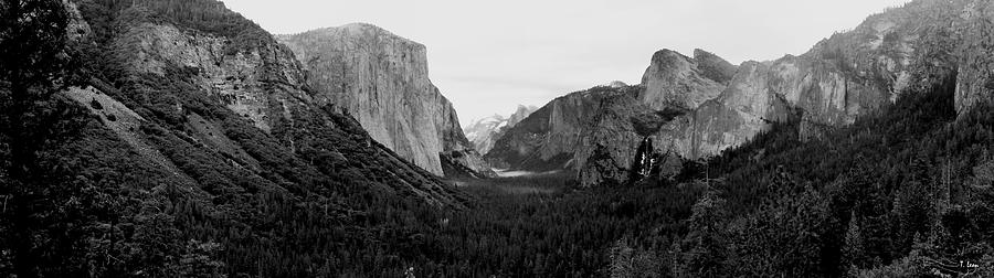 Yosemite National Park Photograph - Tunnel View by Thomas Leon