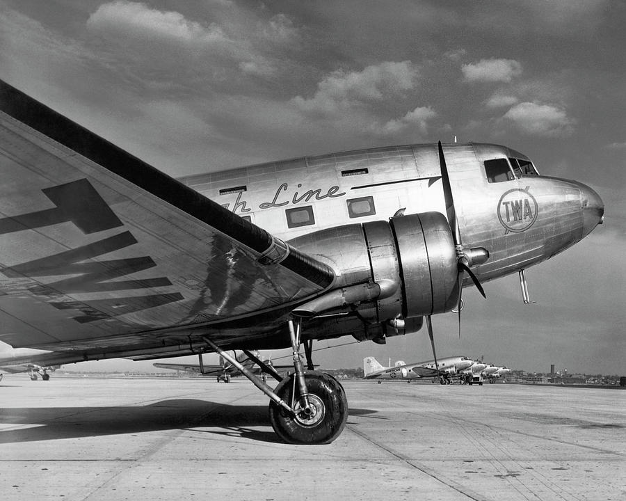 New York City Photograph - TWA DC-3B Aircraft #1 by Underwood Archives