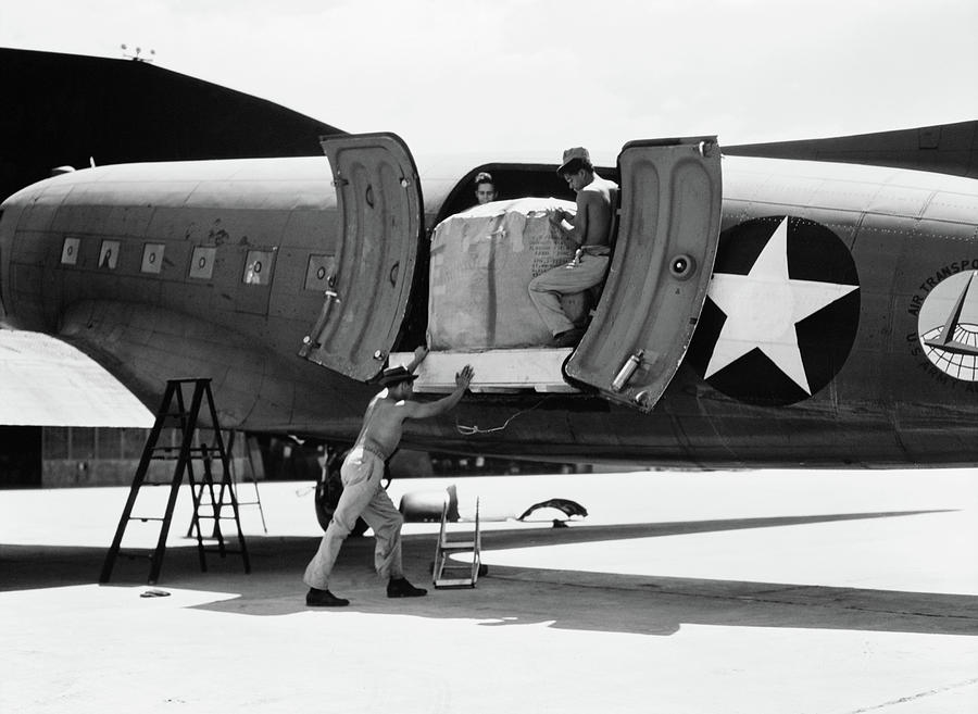 United States Army, 1943 Photograph by Granger - Fine Art America