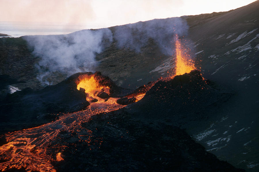 Volcanic Eruption On Surtsey #2 Photograph by Ragnar Larusson