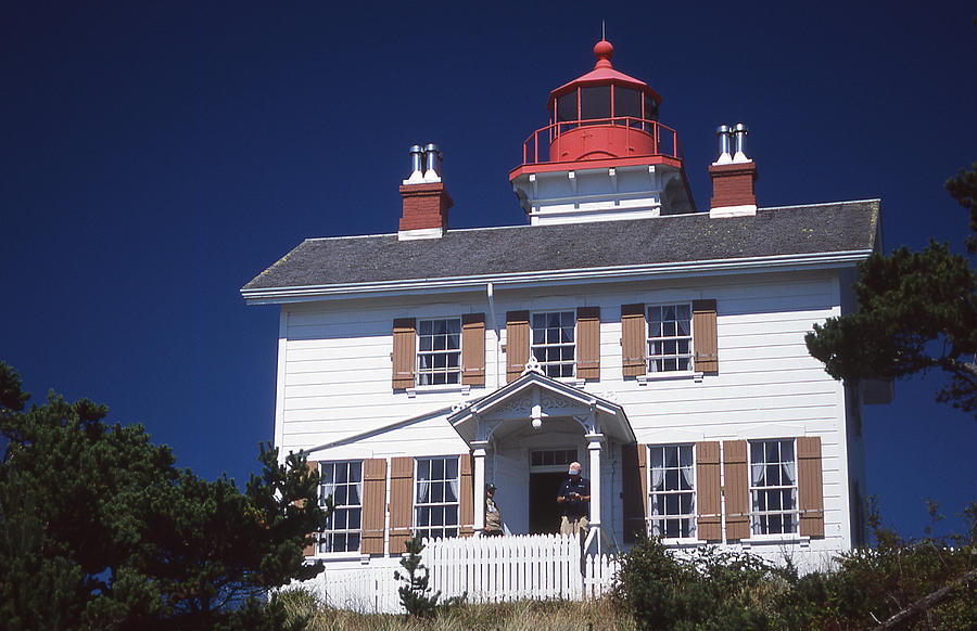 Yaquina Bay Light Photograph by Herbert Gatewood | Pixels