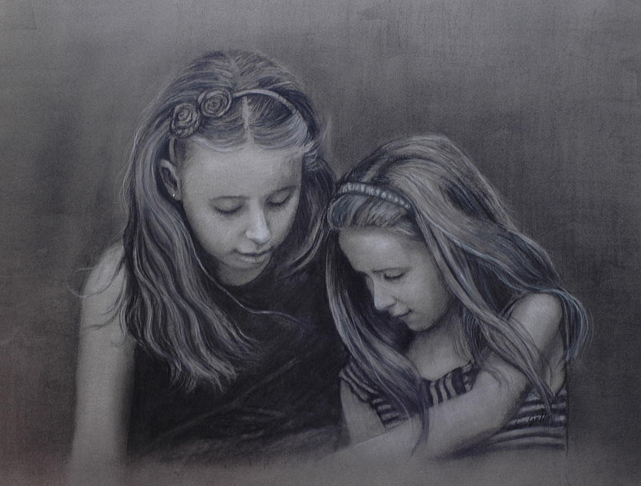 Картинки сестра нарисованные. Рисунок для сестры. Две сестры карандашом. Портрет двух девочек карандашом. Рисунок сестры карандашом.