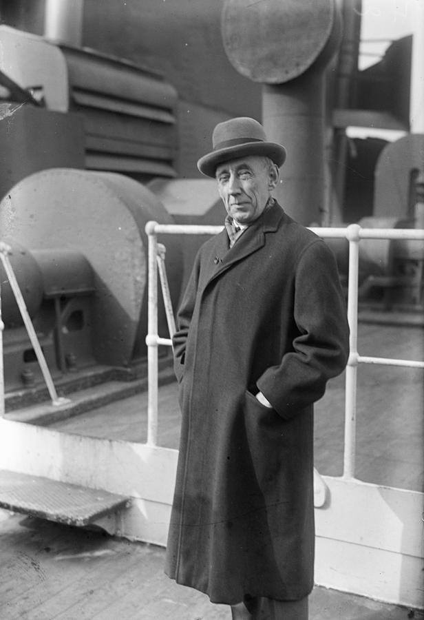 Roald Amundsen (1872-1928) Photograph by Granger