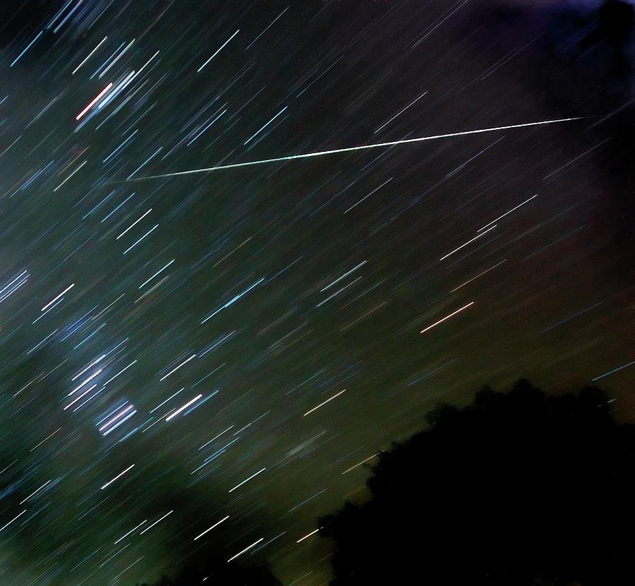 2009 Geminid Meteor Shower Photograph by Science Photo Library - Fine ...