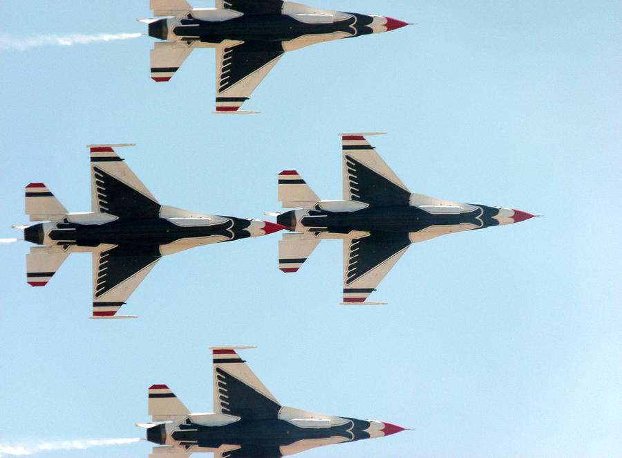 USAF Thunderbirds #21 Photograph by Jeff Lowe