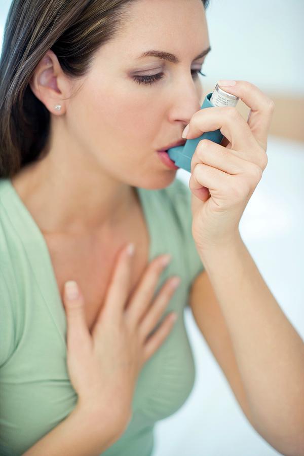 Asthma Inhaler Use Photograph by Ian Hooton/science Photo Library ...